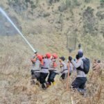Wakapolres Probolinggo juga mengimbau masyarakat untuk tetap waspada terhadap potensi kebakaran, terutama di kawasan yang memiliki vegetasi kering, serta segera melaporkan apabila menemukan titik api