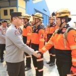 Polri kembali memberangkatkan personel, tim SAR, anjing pelacak K9, serta bantuan logistik untuk mendukung penanganan bencana gempa bumi di wilayah Nusa Tenggara Timur (NTT). Pemberangkatan dilakukan dari Bandar Udara Pondok Cabe Polri, Tangerang Selatan