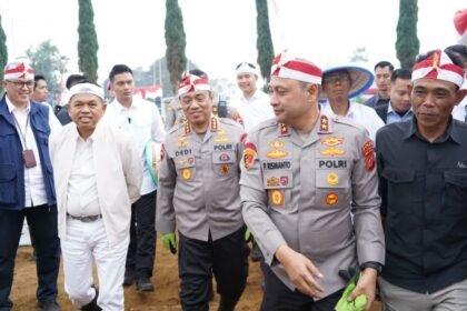 Wujudkan Swasembada, Wakapolri Pimpin Langsung Penanaman Perdana Bawang Putih Serentak