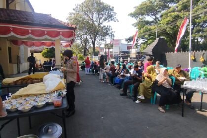 Polresta Malang Kota Sapa Warga melalui Baktikes dan Makan Bersama Gratis
