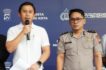 Penyidik menemukan dugaan bahwa kekerasan fisik tersebut dilakukan secara berulang. Modus yang tengah didalami Polisi dipicu oleh hal sepele, yakni pelaku kesal karena korban sering mengompol dan buang air di celana