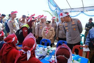 Ekspedisi Merah Putih Tiba di Rupat, Polda Riau Bantu Nelayan hingga Tanam 1.000 Mangrove