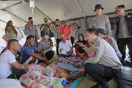 Astamaops Polri Cek Langsung Posko Pengungsi Gempa NTT, Siapkan Dukungan SAR hingga Layanan Medis