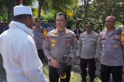 Di Tengah Duka Gempa, Kasatgas Humas Polri Beri Penguatan untuk Personel dan Warga Ende