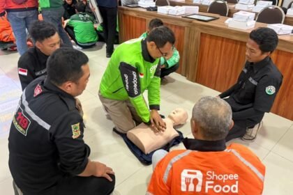 Polres Mojokerto Kota Bekali Driver Ojek Online Keterampilan PPGD untuk Penyelamat di Jalan