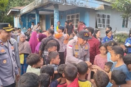 Polri Berikan Trauma Healing bagi Anak-Anak Terdampak Gempa Bumi di Ende