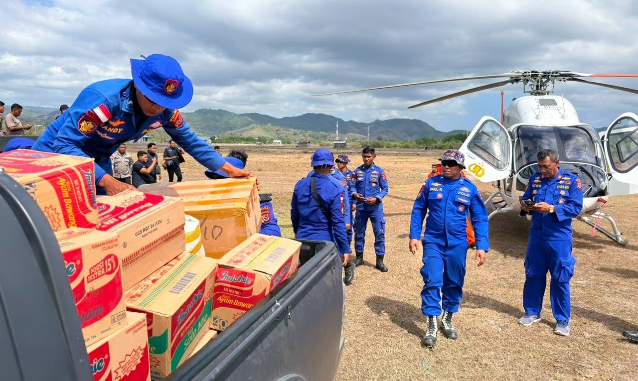 Polri Kembali Salurkan Bantuan Kemanusiaan bagi Warga Terdampak Gempa NTT