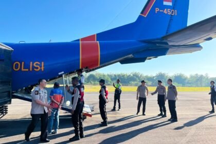 Polri dan Bhayangkari Terus Salurkan Bantuan bagi Korban Gempa Flores