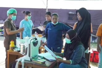 Pusdokkes Polri Berikan Layanan Kesehatan Gratis, 120 Warga Terdampak Gempa di Reo Telah Dilayani