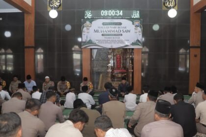 Tanamkan nilai-nilai keteladanan Rasulullah SAW dalam pelaksanaan tugas sehari-hari, khususnya dalam pelayanan masyarakat