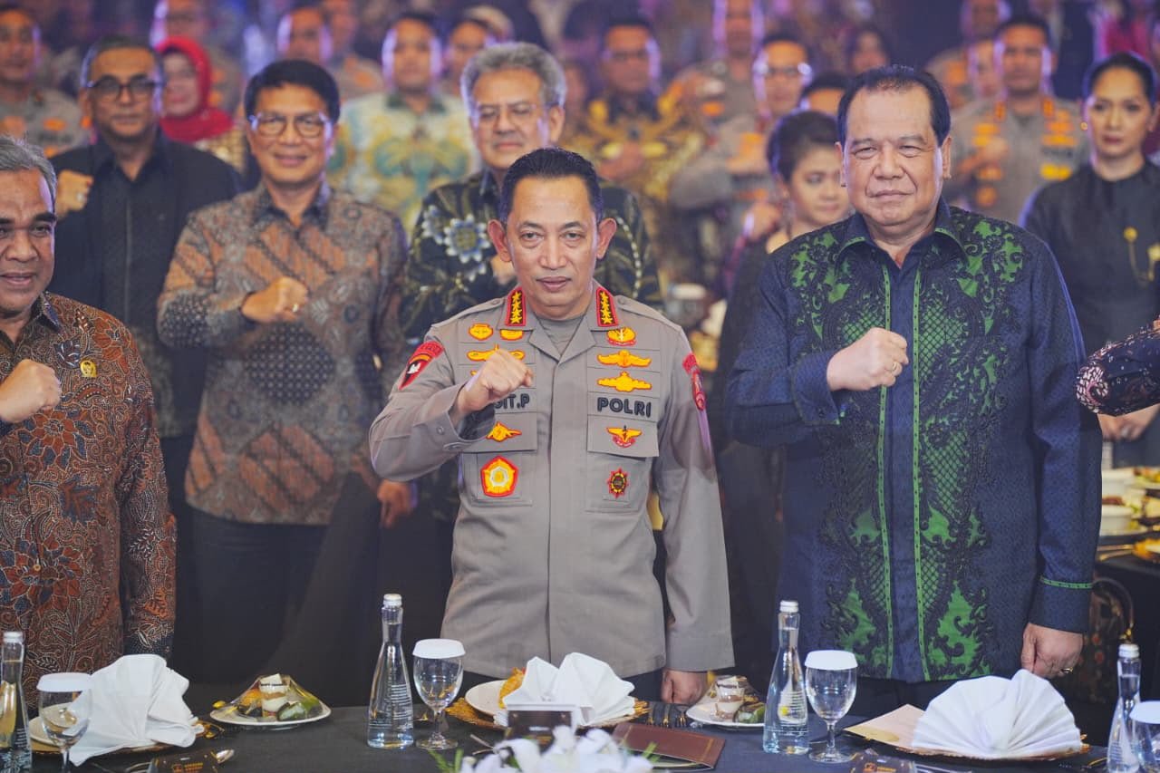Kapolri Jenderal Polisi Listyo Sigit Prabowo mengajak seluruh anggota Polri terus menjaga semangat keteladanan Jenderal Polisi Hoegeng Iman Santoso dalam menjalankan tugas dan memberikan pelayanan kepada masyarakat