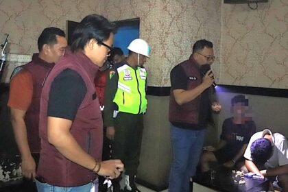 Dari hasil pemeriksaan intensif dan tes urine yang dilakukan terhadap puluhan pengunjung malam itu, petugas tidak menemukan adanya barang bukti narkotika