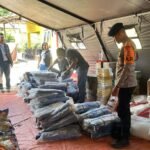 Dukungan Logistik Terus Mengalir, Satgas SAR Korbrimob Terima Bantuan Terpal di Reo