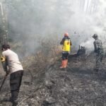 Polres Ngawi dan Tim Gabungan Jinakan Api di Gunung Botak, Medan Berat Jadi Tantangan
