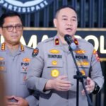 Perkuat Operasi SAR, Polri Evakuasi Dua Jenazah KM Virgo dengan Helikopter
