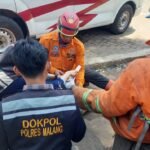 Polres Malang Libatkan Tim Dokkes, Menjaga Napas Para Penjinak Api Karhutla di Lereng Bromo