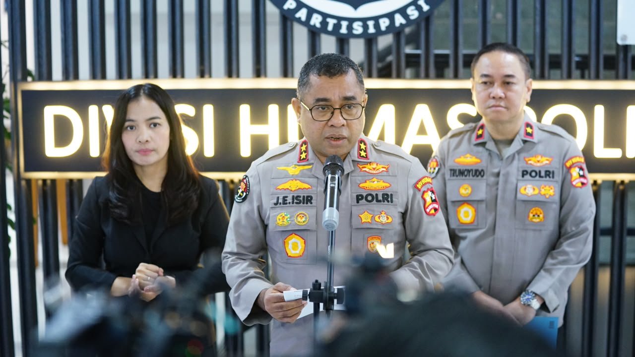 Polri melakukan mutasi terhadap 88 perwira tinggi (Pati) dan perwira menengah (Pamen)