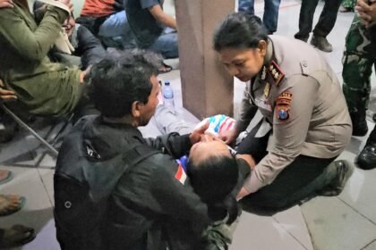 Polisi Bersama Masyarakat: Polres Probolinggo Hadirkan Empati untuk Korban Karhutla Bromo