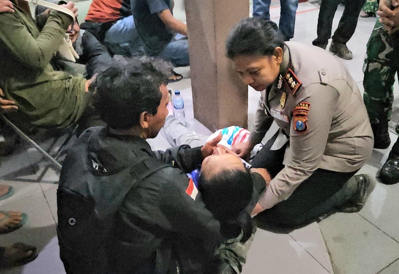 Polisi Bersama Masyarakat: Polres Probolinggo Hadirkan Empati untuk Korban Karhutla Bromo